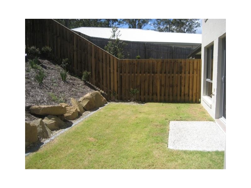 2/8 Mugello Drive, Oxenford QLD 4210