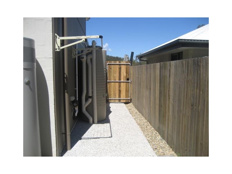 2/8 Mugello Drive, Oxenford QLD 4210