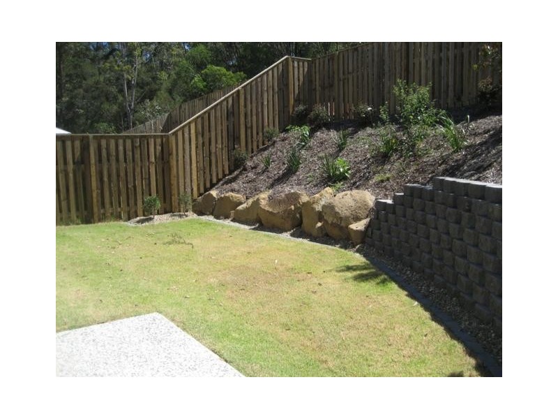 2/8 Mugello Drive, Oxenford QLD 4210