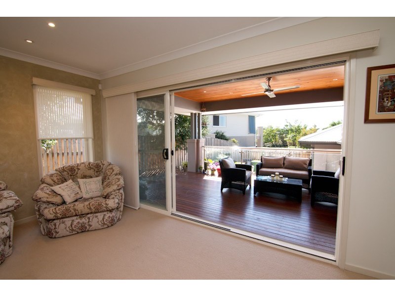 51 Laughlen Chase, Pacific Pines QLD 4211