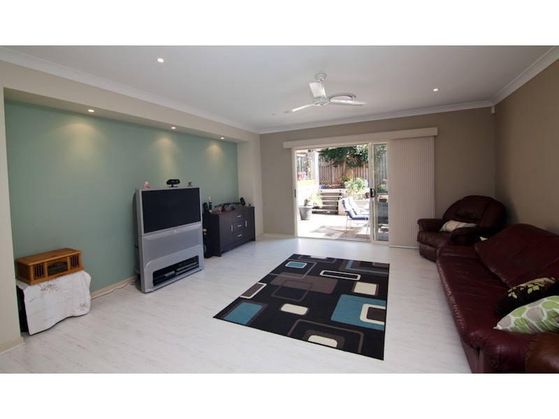 51 Laughlen Chase, Pacific Pines QLD 4211