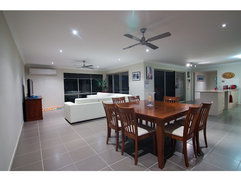 9 Bimberi Row, Pacific Pines QLD 4211