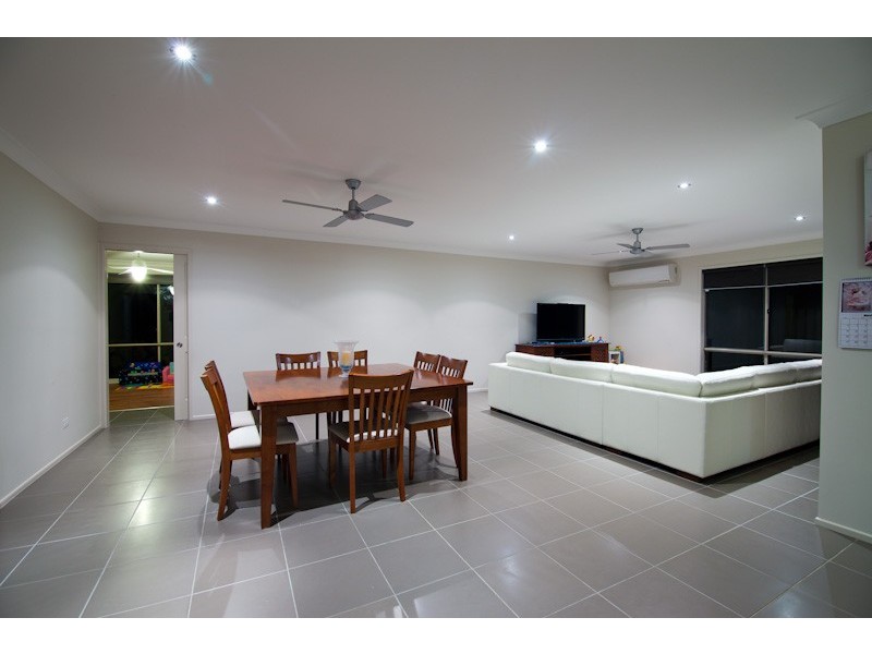 9 Bimberi Row, Pacific Pines QLD 4211