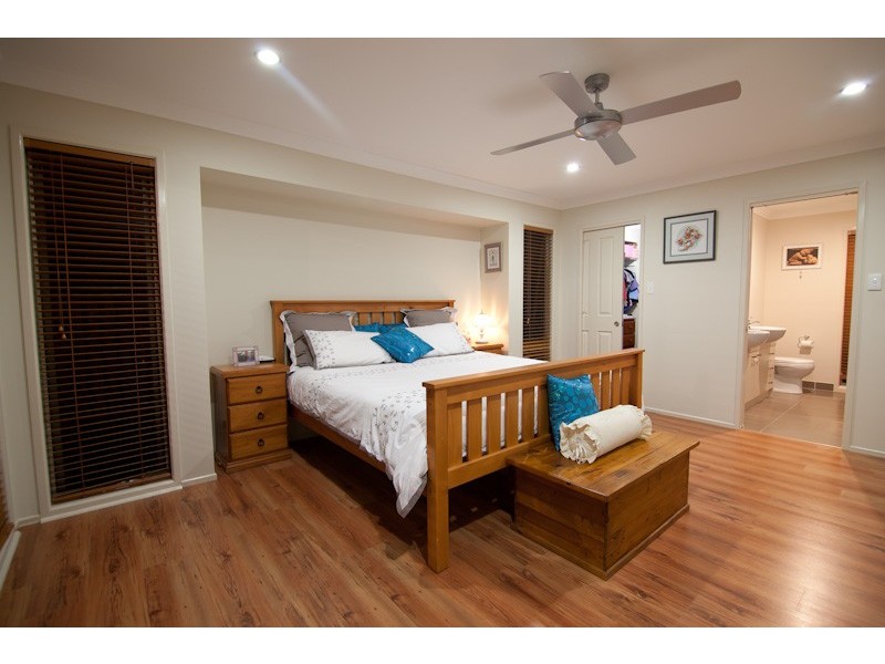 9 Bimberi Row, Pacific Pines QLD 4211