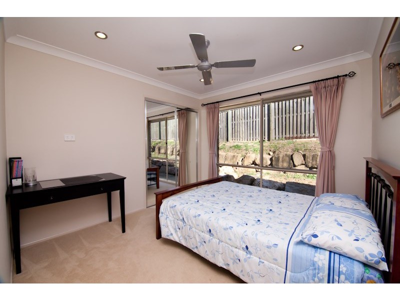 9 Bimberi Row, Pacific Pines QLD 4211