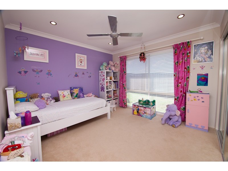 9 Bimberi Row, Pacific Pines QLD 4211