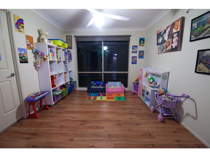 9 Bimberi Row, Pacific Pines QLD 4211