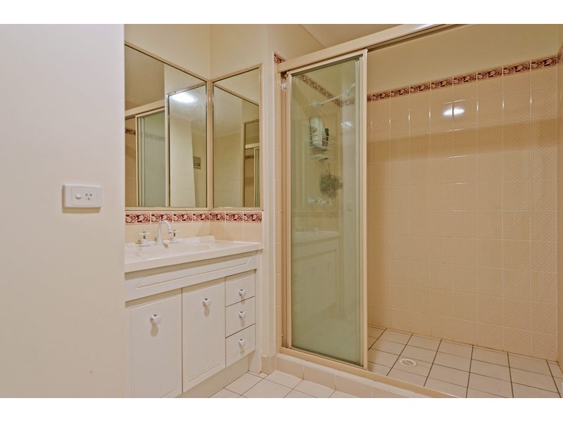 2 Hillgrove Court, Oxenford QLD 4210