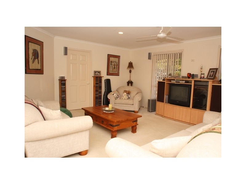 2 Hillgrove Court, Oxenford QLD 4210