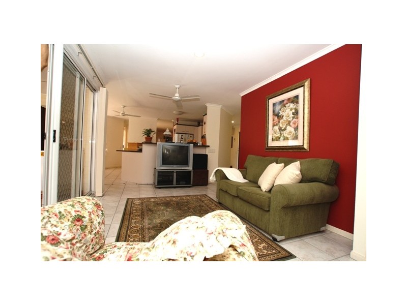 2 Hillgrove Court, Oxenford QLD 4210