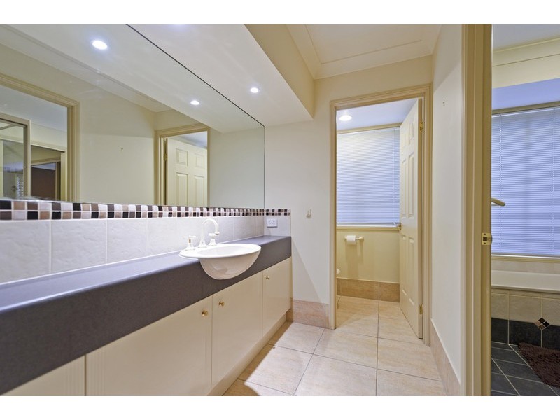 42 Keneally Street, Maudsland QLD 4210