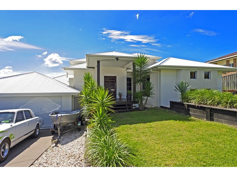 3 Rapa Court, Pacific Pines QLD 4211