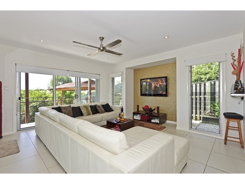 3 Rapa Court, Pacific Pines QLD 4211