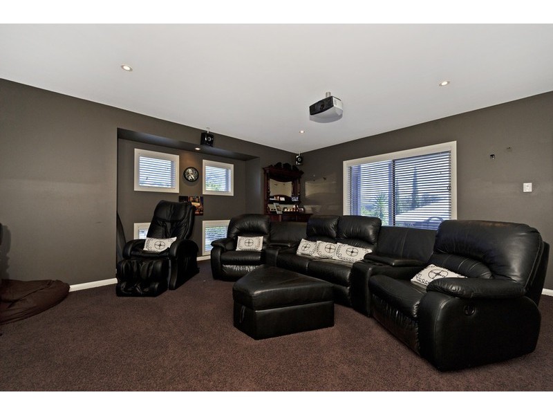 3 Rapa Court, Pacific Pines QLD 4211