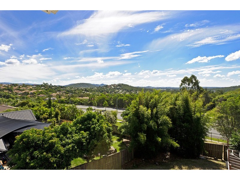 3 Rapa Court, Pacific Pines QLD 4211