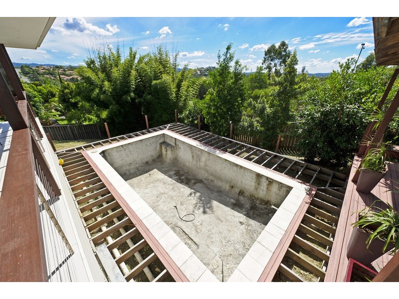 3 Rapa Court, Pacific Pines QLD 4211