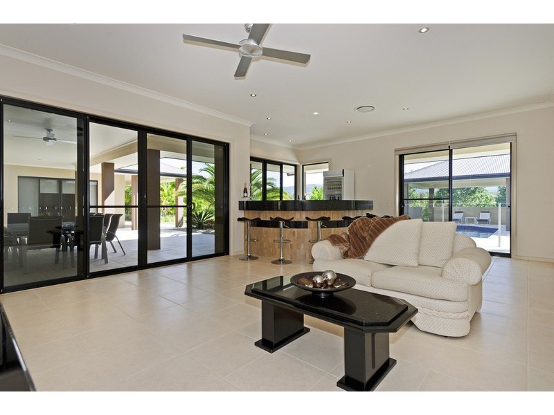 20 Waldorf Place, Maudsland QLD 4210