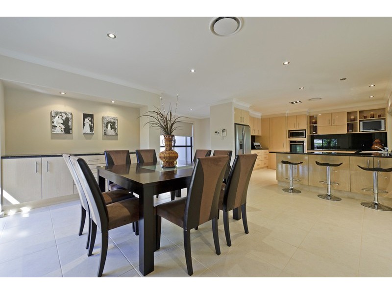 20 Waldorf Place, Maudsland QLD 4210