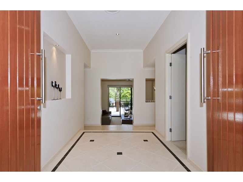 20 Waldorf Place, Maudsland QLD 4210