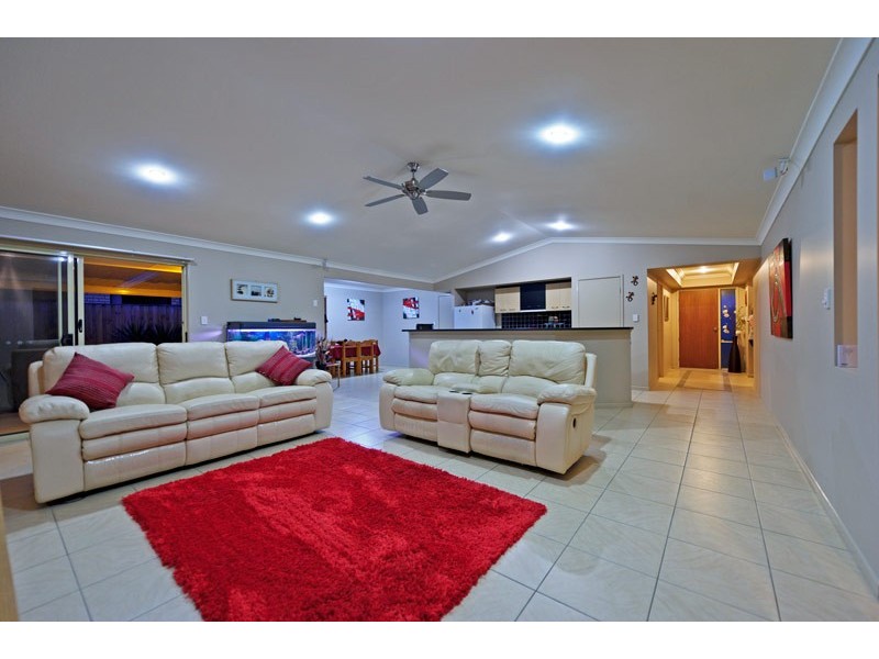 25 Beaumont Crescent, Pacific Pines QLD 4211