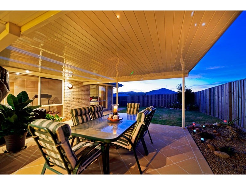 25 Beaumont Crescent, Pacific Pines QLD 4211