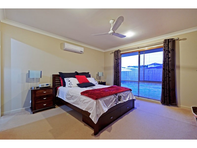 25 Beaumont Crescent, Pacific Pines QLD 4211