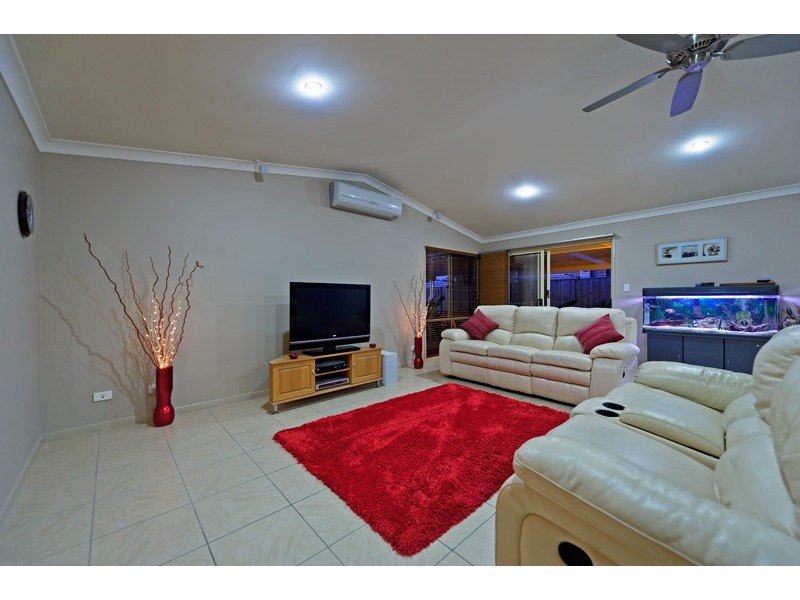 25 Beaumont Crescent, Pacific Pines QLD 4211