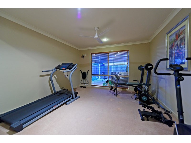 25 Beaumont Crescent, Pacific Pines QLD 4211