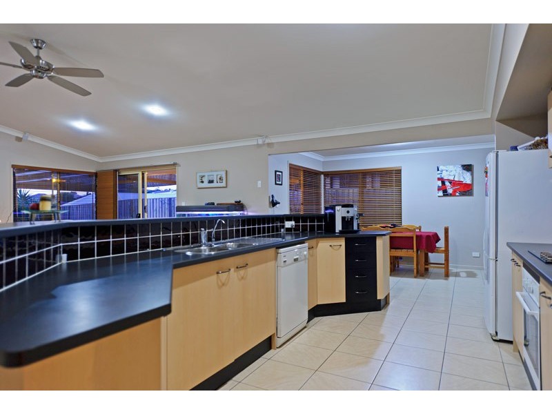 25 Beaumont Crescent, Pacific Pines QLD 4211