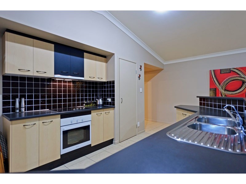 25 Beaumont Crescent, Pacific Pines QLD 4211