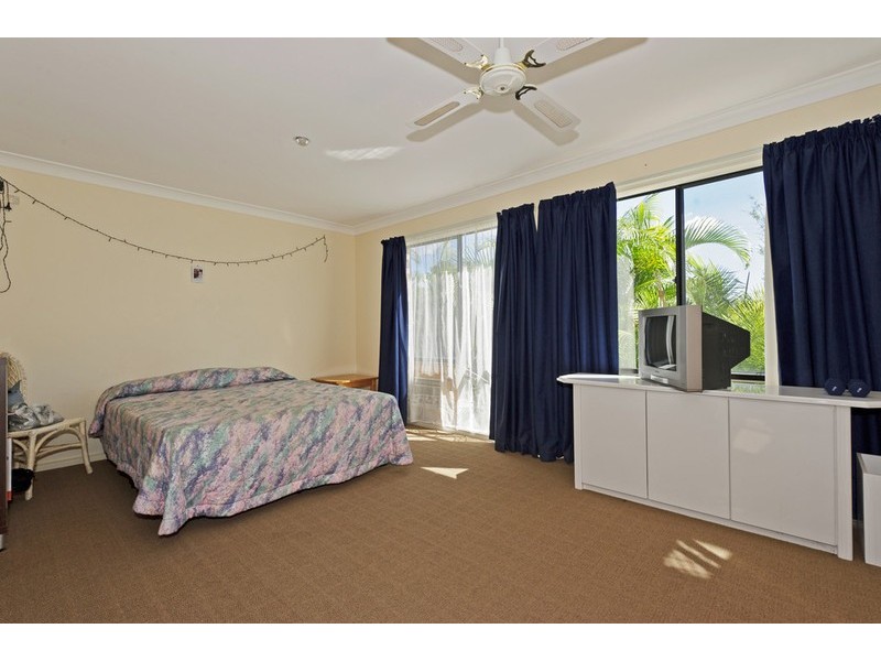 14 Angourie Crescent, Pacific Pines QLD 4211