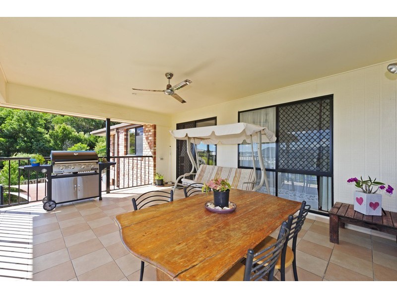 14 Angourie Crescent, Pacific Pines QLD 4211