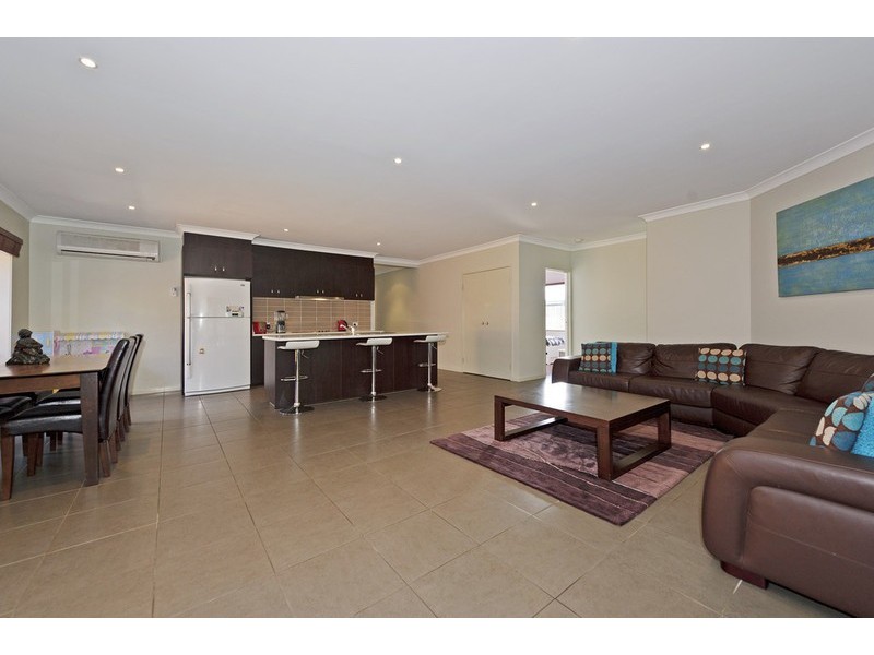 18 Craigs Way, Maudsland QLD 4210