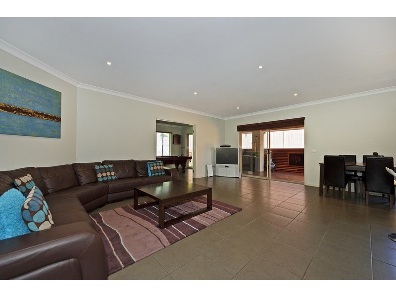 18 Craigs Way, Maudsland QLD 4210