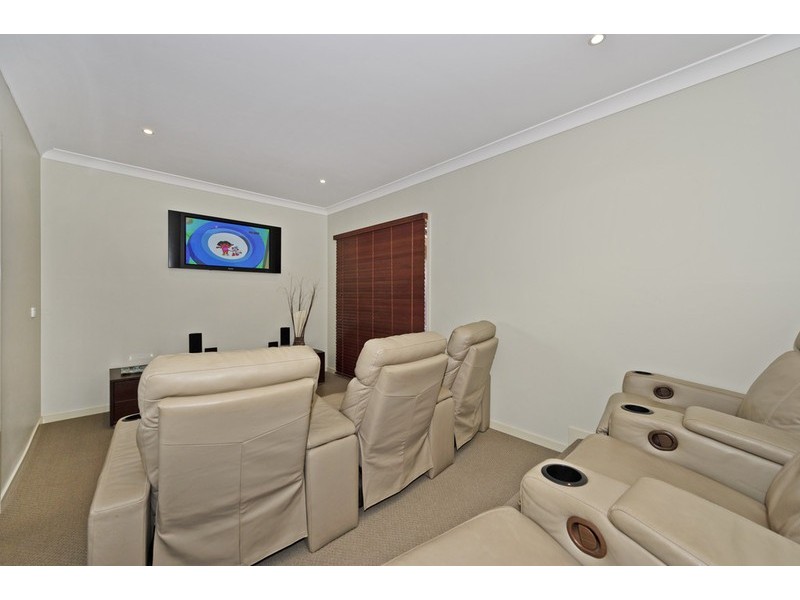 18 Craigs Way, Maudsland QLD 4210