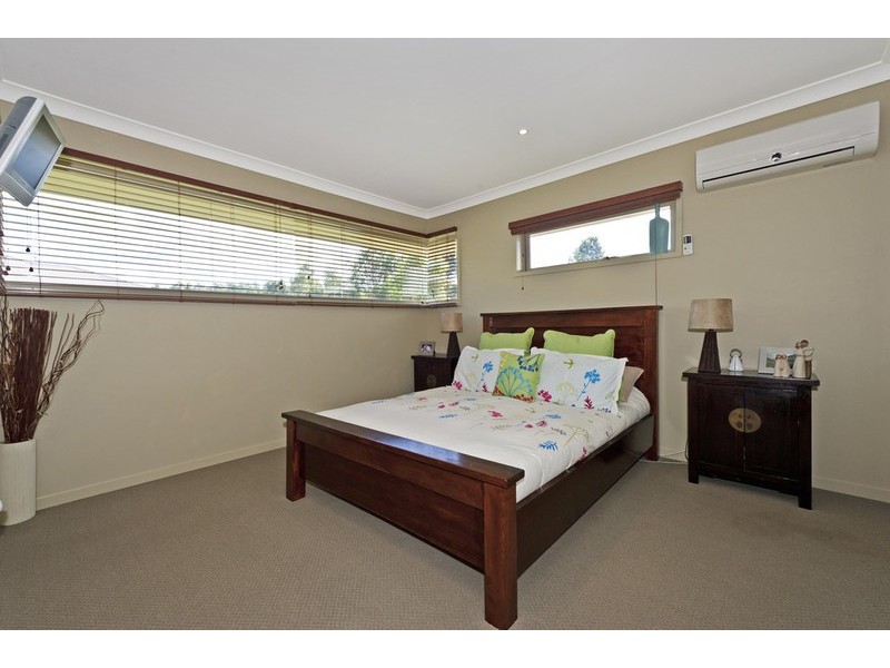 18 Craigs Way, Maudsland QLD 4210
