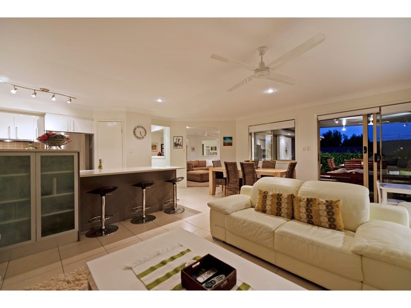 4 Salvado Drive, Pacific Pines QLD 4211