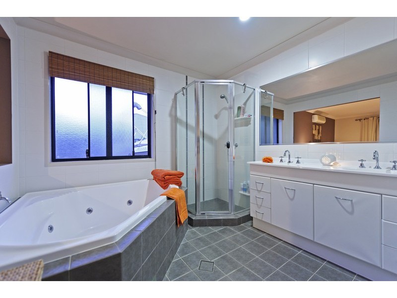 14 Helsal Court, Coomera Waters QLD 4209