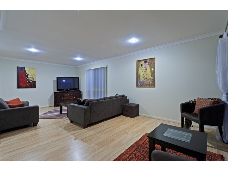 3 Elimbah Street, Pacific Pines QLD 4211