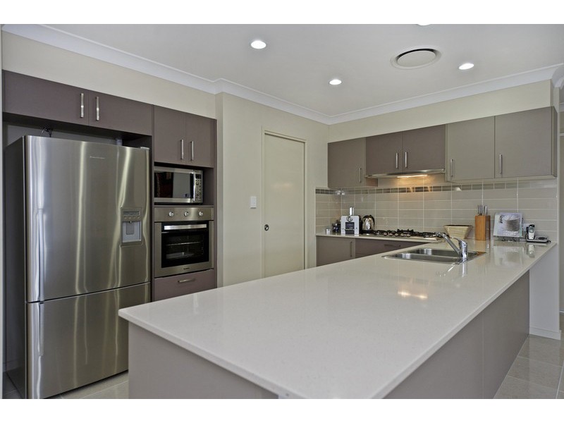 3 Hadrian Crescent, Pacific Pines QLD 4211