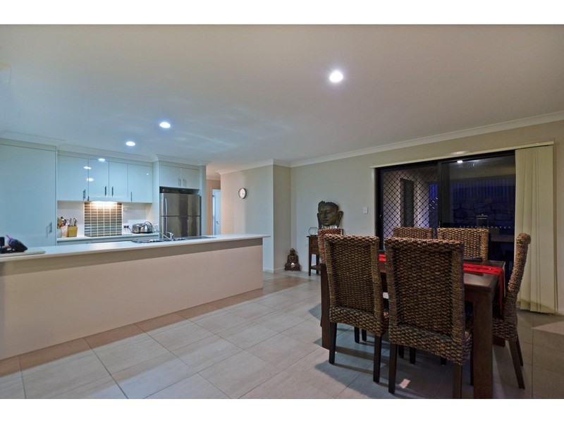 52 Wunburra Circle, Pacific Pines QLD 4211