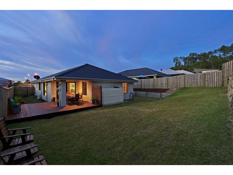52 Wunburra Circle, Pacific Pines QLD 4211