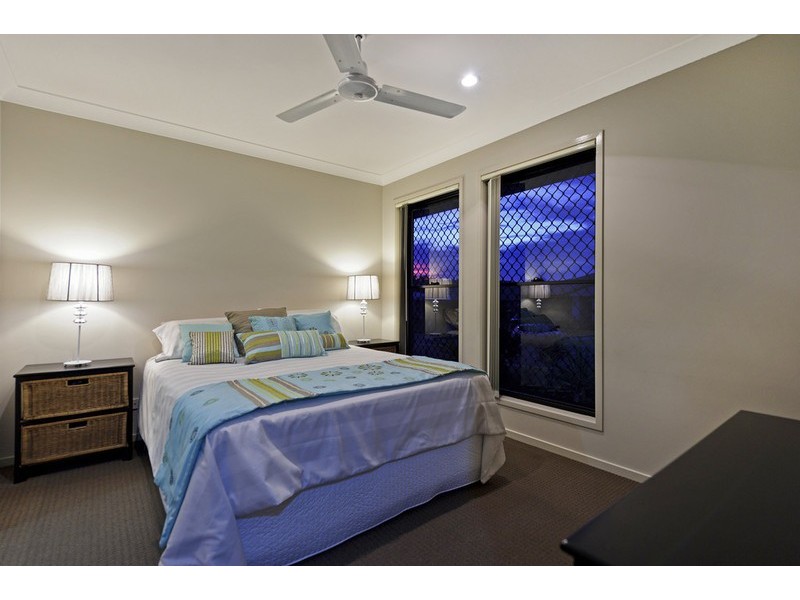 52 Wunburra Circle, Pacific Pines QLD 4211