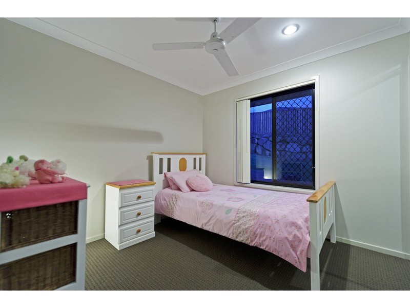 52 Wunburra Circle, Pacific Pines QLD 4211