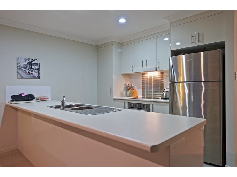 52 Wunburra Circle, Pacific Pines QLD 4211