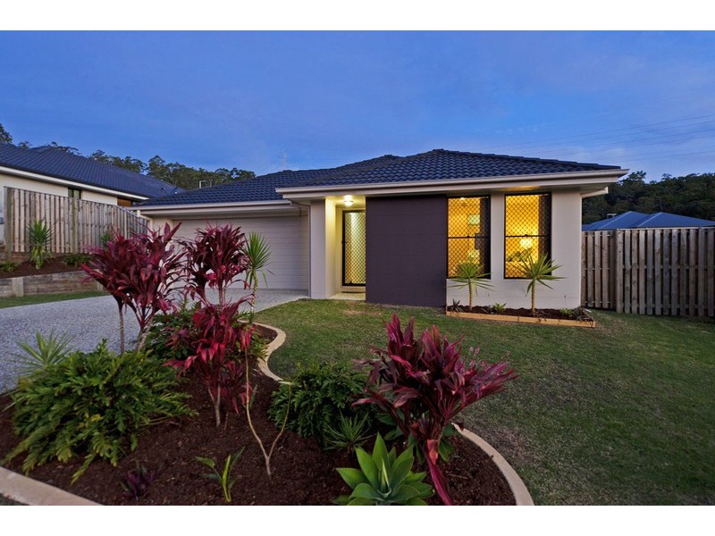 52 Wunburra Circle, Pacific Pines QLD 4211