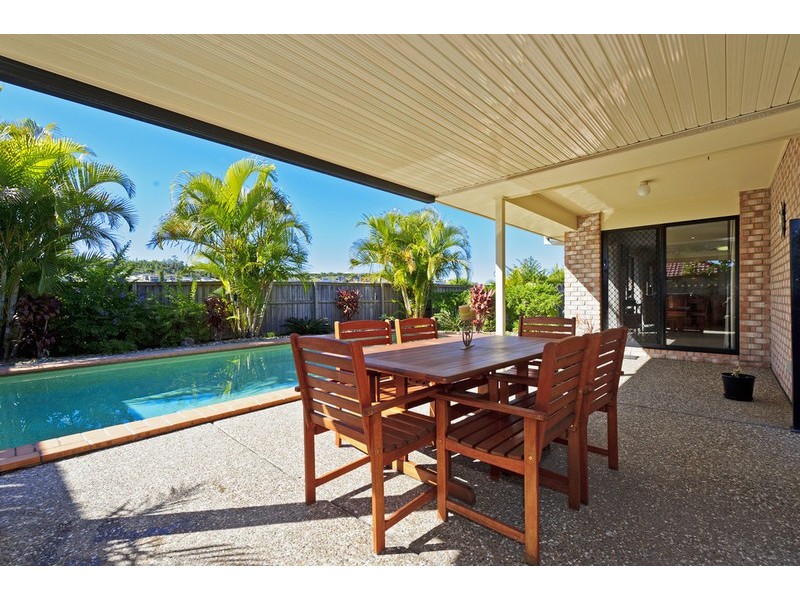 24 Beerwah Street, Pacific Pines QLD 4211