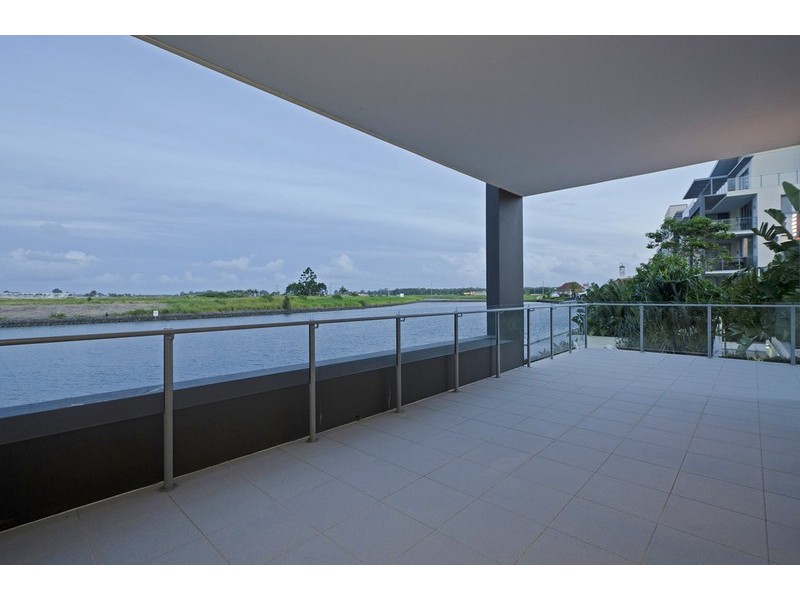 416/3 Pendraat Pde, Hope Island QLD 4212