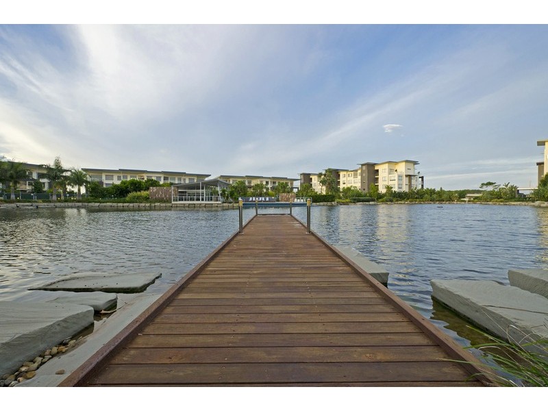 416/3 Pendraat Pde, Hope Island QLD 4212
