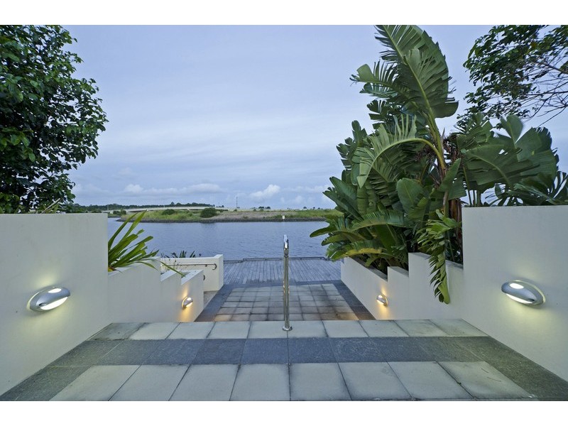 416/3 Pendraat Pde, Hope Island QLD 4212